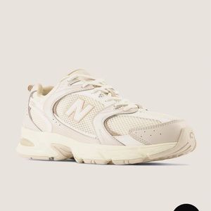 New Balance 530 Sneaker in Beige Angora